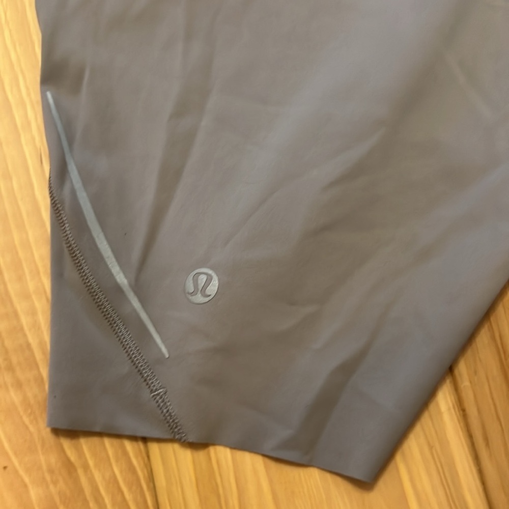 Lululemon Base Pace Reflective 8 in Short
